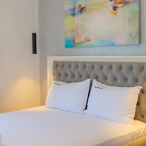 Three Islands Of Hotel
