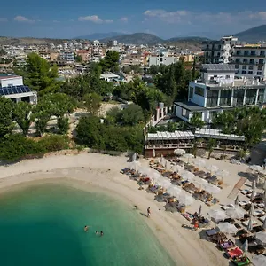 Denoel Hotel